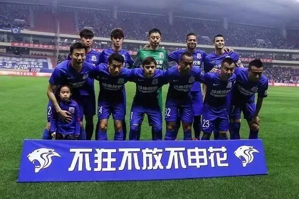 皇马公布欧冠战曼城名单：姆巴佩受伤仍入选，卡马文加缺席（皇马欧冠战曼城大名单出炉：姆巴佩带伤入列，卡马文加无缘）