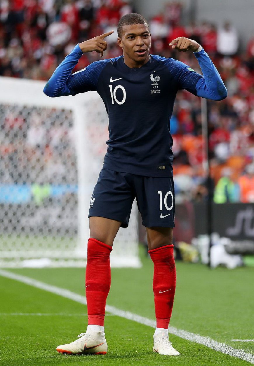 今年的欧冠就看到这！2025年欧冠全部比赛战罢，明年1月重启（今年欧冠暂告段落！2025年赛程打完，明年1月再战）