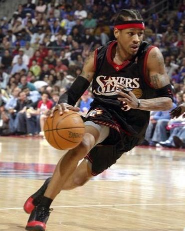 孔帕尼：教练组的续约对球队非常重要，穆西亚拉有望1月复出（孔帕尼：教练团队续约意义重大，穆西亚拉预计一月复出）