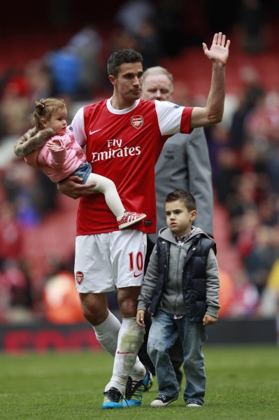 早报：阿森纳晋级英联杯四强；恩德里克租借加盟里昂（晨报：阿森纳挺进英联杯四强，恩德里克租借赴里昂）