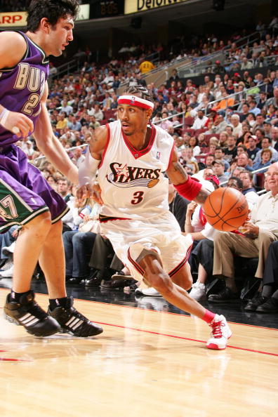 足球报：U15国少首战敲响三大警钟，个人防守能力严重不足（足球报：U15国少首战暴露三大隐患，个人防守能力薄弱）