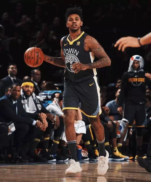 加内特重返森林狼，经典球衣再现江湖（加内特回归森林狼，传奇战袍再度亮相）