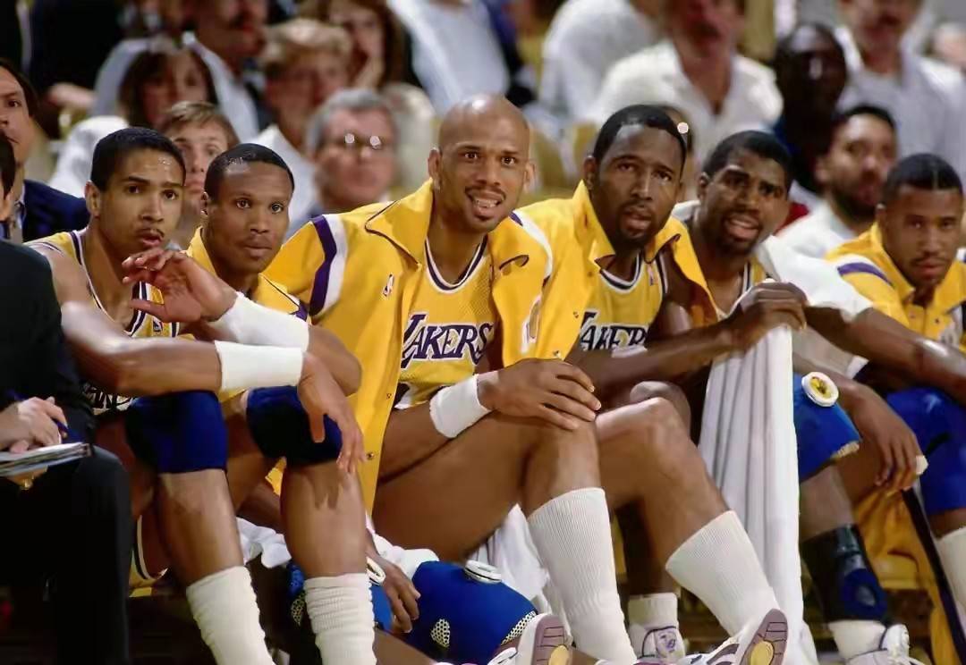 狄龙：每个人都说雷霆身体对抗最激烈，但他们的犯规数却最少（狄龙质疑：雷霆被誉为对抗最强，为何犯规却最少？）