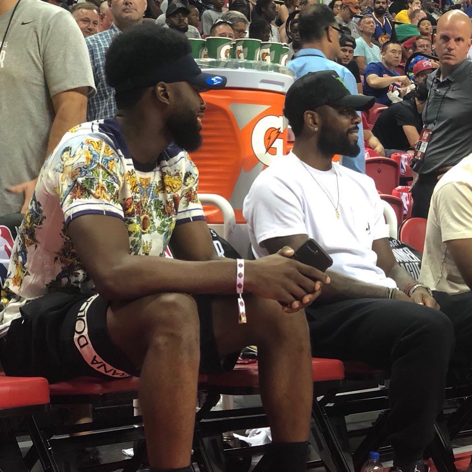 哈登在比赛中超越安东尼，进入NBA历史得分榜前十，成为首位2009届进入前十的球员，距30000分仍需1710分。（哈登超越安东尼跻身NBA历史得分前十，成2009届首位前十球员，距3万分尚差1710分）