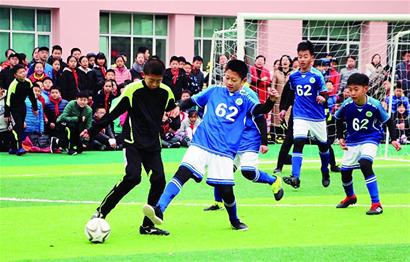 皮克：巴萨是所有冠军的有力竞争者，包括欧冠冠军（皮克：巴萨有实力争夺所有冠军，欧冠也不例外）