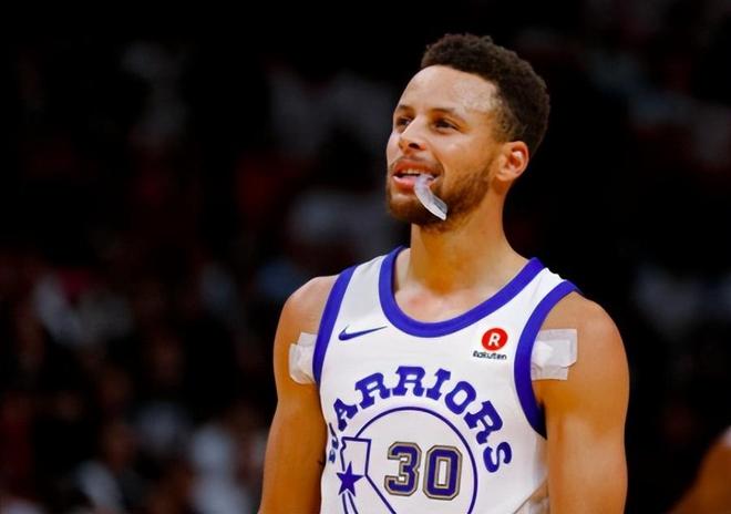 4球1助攻！25岁非洲天才边锋闪耀英超，超级香饽饽，3大豪门抢疯了（25岁非洲天才边锋英超爆发：4球1助成转会香饽饽，三大豪门疯狂竞逐）