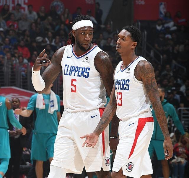 传闻：切尔西和阿森纳领跑马赛前锋罗比尼奥-瓦斯争夺战（据悉，切尔西与阿森纳在马赛前锋罗比尼奥-瓦斯的引进竞赛中占据领先）