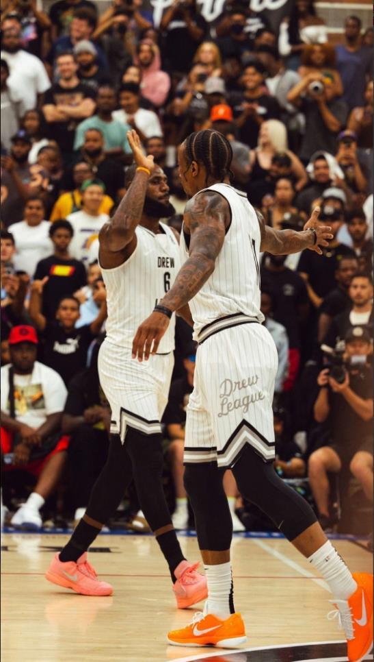 半场：奥格斯堡2-0勒沃库森，吉安努利斯传射，安东-卡德破门（半场战罢：奥格斯堡2-0领先勒沃库森，吉安努利斯传射建功，安东-卡德破门）