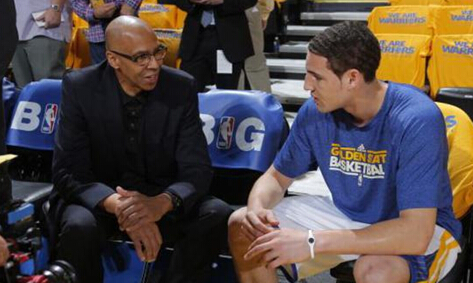 首节就要崩！火箭四分钟狂轰17分 阿门汤普森连拿8分两次打停湖人（首节崩势初现！火箭四分钟狂砍17分，阿门-汤普森连得8分两度逼停湖人）