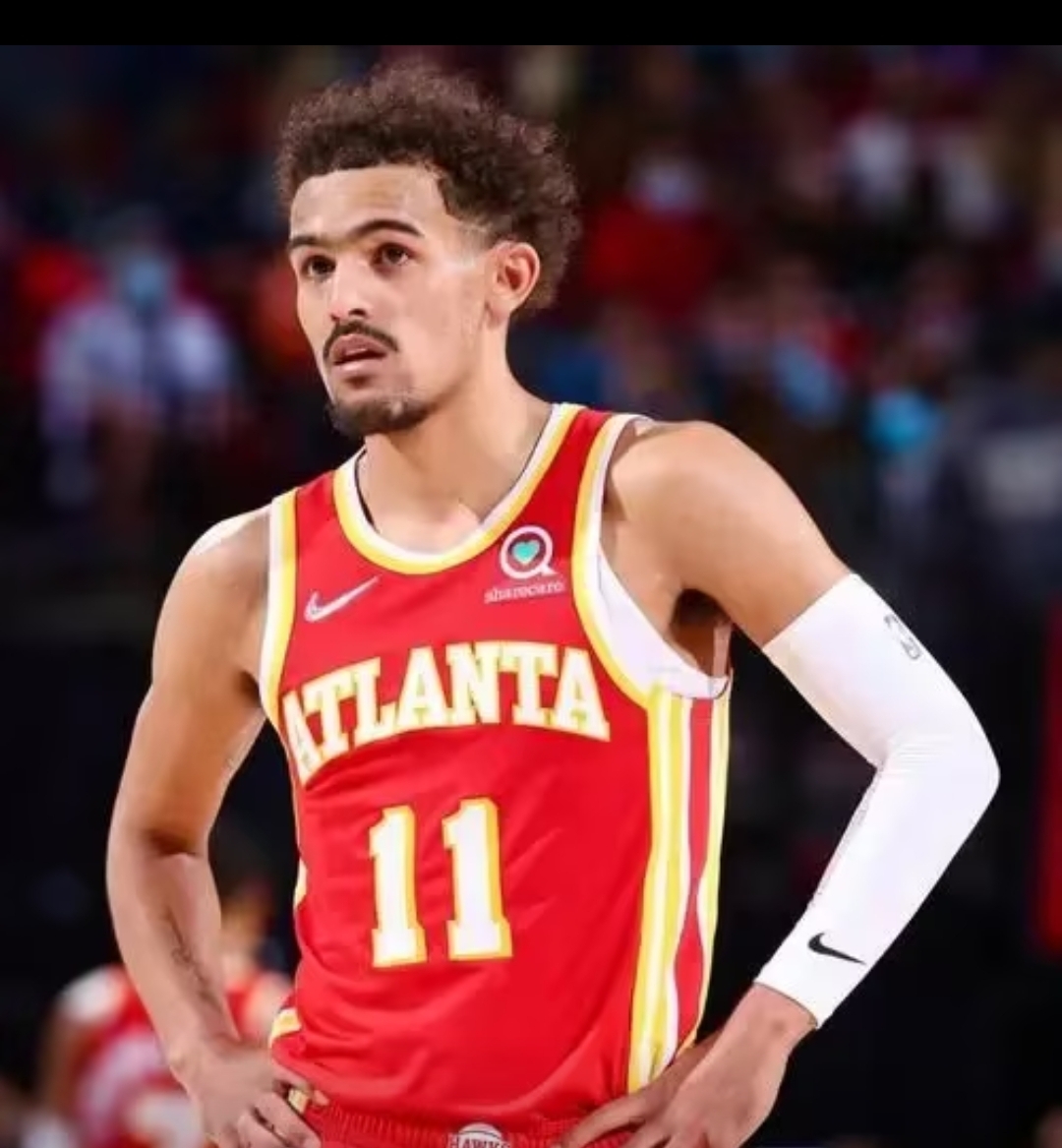 湖人官宣：里夫斯复出第2场左小腿酸痛退赛 三巨头合计缺席29场（湖人公告：里夫斯复出次战因左小腿酸痛提前退赛，三巨头累计缺阵29场）