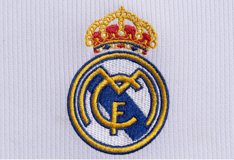 欧冠积分榜分析：小组晋级形势紧张,（欧冠积分解读：小组出线悬念丛生）