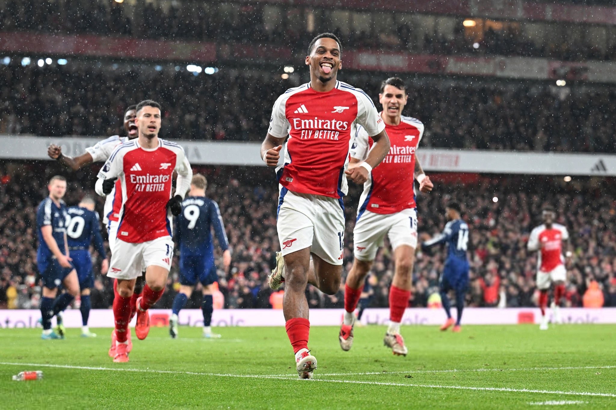 足球报：韩帅集体离潮，新赛季中超或迎“零韩帅”时代（足球报：韩籍教头纷纷离任，中超新赛季或将步入无韩帅时代）