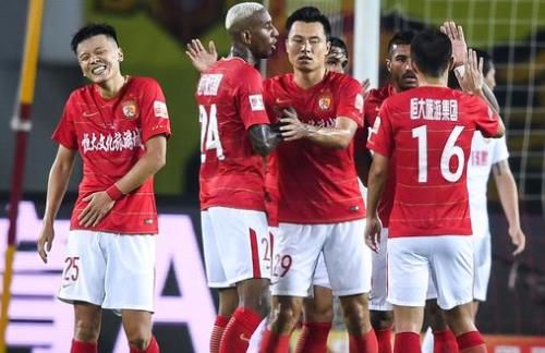 FM26逆天Bug，外场球员“闪现”至门前挡出对方主罚的点球（FM26离谱漏洞：外场球员瞬移到门前封出对手点球）