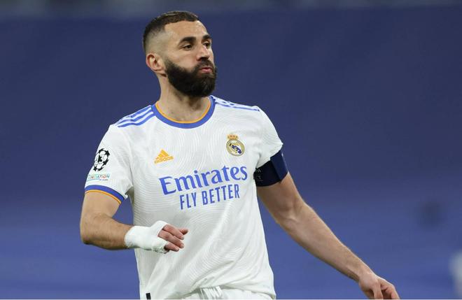 禁区内头球补射破门，毕津浩收获大连英博生涯首球（毕津浩禁区头槌补射破门，斩获大连英博处子球）