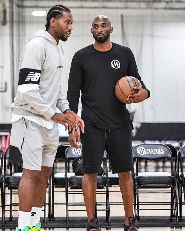 交流融洽！开拓者晒杨瀚森与昔日状元奥登合照（氛围融洽！开拓者晒出杨瀚森与前状元奥登合影）