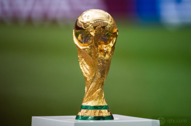 帕尔默缺席训练备战埃弗顿，复出计划稳步推进（帕尔默未参与备战埃弗顿训练，复出进程按计划推进）