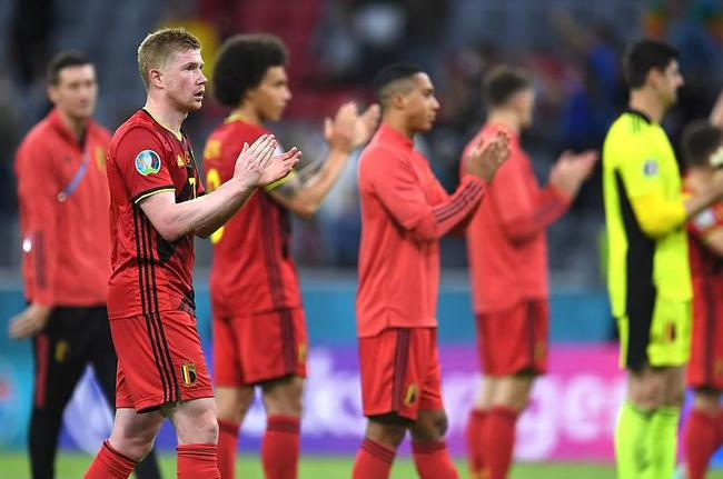 林疯狂｜打爆科比、掀翻湖人、逆转猛龙！林书豪三周打进历史的那段神迹（三周封神的林书豪：在科比面前爆发，击败湖人，压哨逆转猛龙）